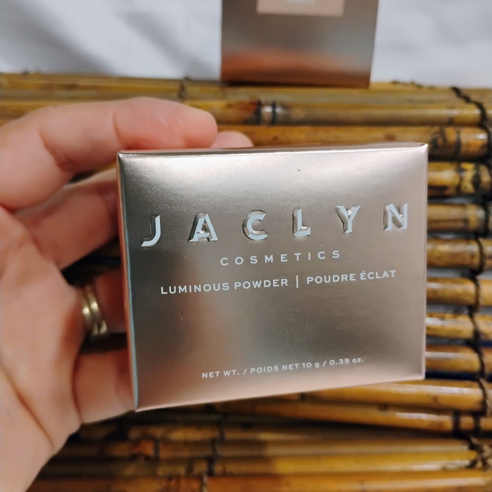 Jaclyn Cosmetics Luminous Powder -